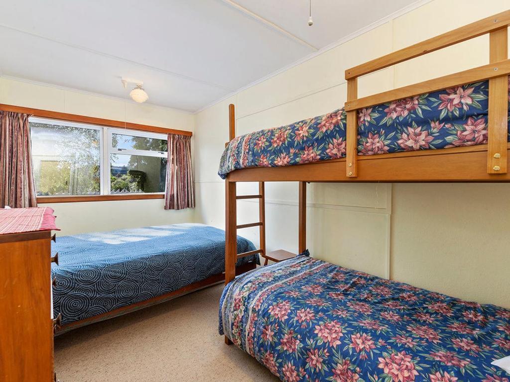Lake Edge Cottage - Waitahanui Holiday Home מראה חיצוני תמונה