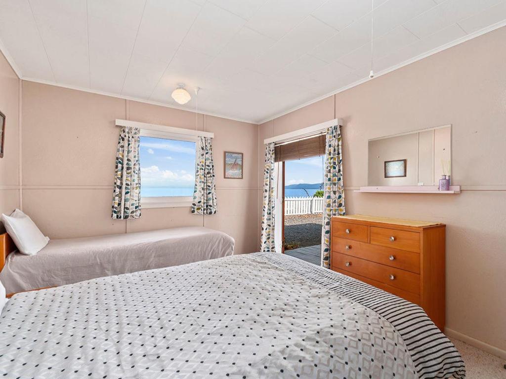 Lake Edge Cottage - Waitahanui Holiday Home מראה חיצוני תמונה